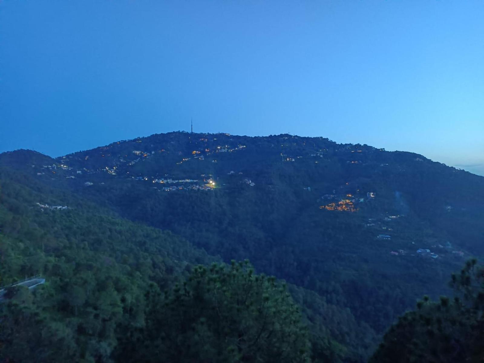 The Western Heights I Serviced Apartments I Pvt Balcony I Lift I Peacefull Area I Family Accomodation I Kasauli I By Exotic Stays Esterno foto